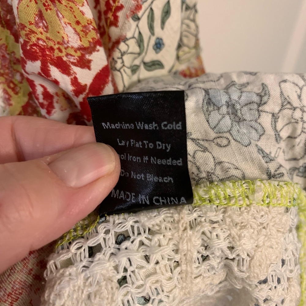 POL Floral Patchwork Lace Button-Up Oversized Shi… - image 12